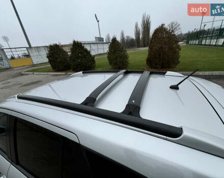 Серый Хендай Санта Фе, объемом двигателя 2.19 л и пробегом 228 тыс. км за 10500 $, фото 30 на Automoto.ua