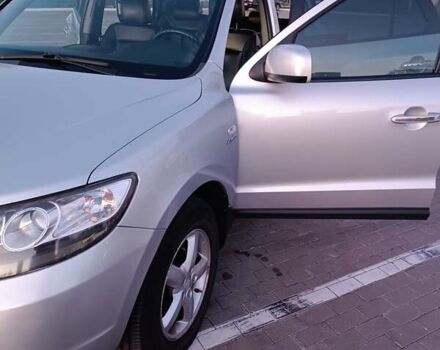 Серый Хендай Санта Фе, объемом двигателя 2.2 л и пробегом 202 тыс. км за 11000 $, фото 4 на Automoto.ua