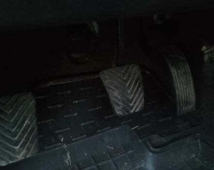 Серый Хендай Санта Фе, объемом двигателя 2.19 л и пробегом 190 тыс. км за 9800 $, фото 8 на Automoto.ua