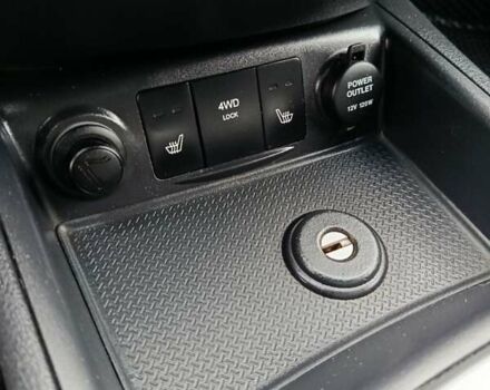 Серый Хендай Санта Фе, объемом двигателя 2.2 л и пробегом 245 тыс. км за 9900 $, фото 15 на Automoto.ua