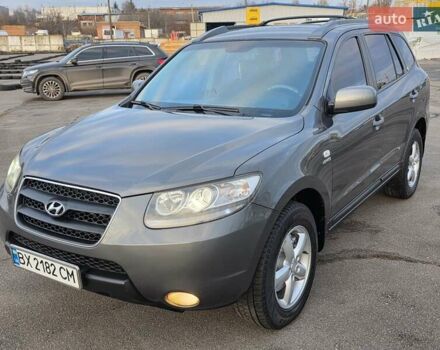 Серый Хендай Санта Фе, объемом двигателя 2.2 л и пробегом 319 тыс. км за 9777 $, фото 6 на Automoto.ua