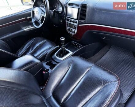 Сірий Хендай Санта Фе, об'ємом двигуна 2.7 л та пробігом 267 тис. км за 8900 $, фото 14 на Automoto.ua