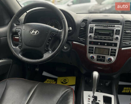 Серый Хендай Санта Фе, объемом двигателя 2.66 л и пробегом 210 тыс. км за 9500 $, фото 9 на Automoto.ua