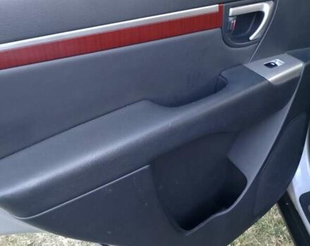 Серый Хендай Санта Фе, объемом двигателя 2.19 л и пробегом 190 тыс. км за 9800 $, фото 4 на Automoto.ua