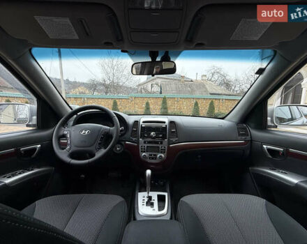 Сірий Хендай Санта Фе, об'ємом двигуна 2.2 л та пробігом 235 тис. км за 10700 $, фото 22 на Automoto.ua