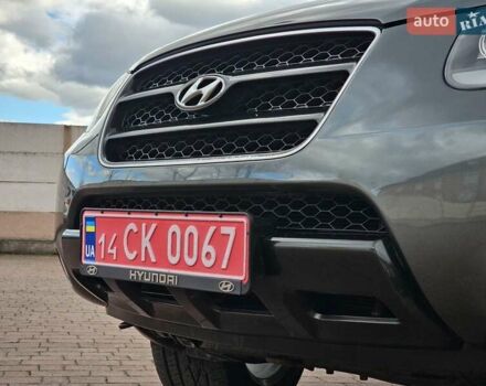 Серый Хендай Санта Фе, объемом двигателя 2.2 л и пробегом 210 тыс. км за 9750 $, фото 58 на Automoto.ua