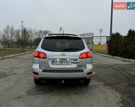 Серый Хендай Санта Фе, объемом двигателя 2.19 л и пробегом 228 тыс. км за 10500 $, фото 3 на Automoto.ua