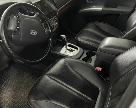 Серый Хендай Санта Фе, объемом двигателя 2.2 л и пробегом 280 тыс. км за 6700 $, фото 13 на Automoto.ua