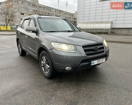 Серый Хендай Санта Фе, объемом двигателя 2.2 л и пробегом 308 тыс. км за 9600 $, фото 4 на Automoto.ua