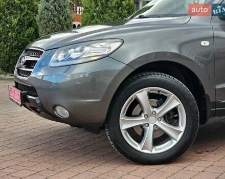 Сірий Хендай Санта Фе, об'ємом двигуна 2.2 л та пробігом 210 тис. км за 9950 $, фото 19 на Automoto.ua