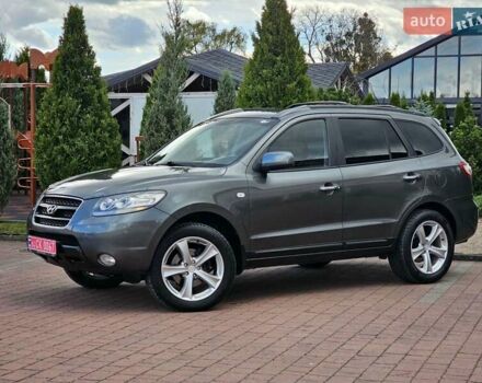 Сірий Хендай Санта Фе, об'ємом двигуна 2.2 л та пробігом 210 тис. км за 9950 $, фото 26 на Automoto.ua