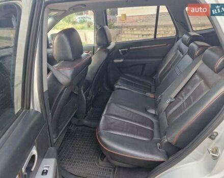 Серый Хендай Санта Фе, объемом двигателя 2.19 л и пробегом 267 тыс. км за 9600 $, фото 2 на Automoto.ua