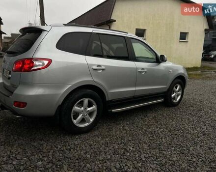 Серый Хендай Санта Фе, объемом двигателя 2.19 л и пробегом 280 тыс. км за 9500 $, фото 8 на Automoto.ua