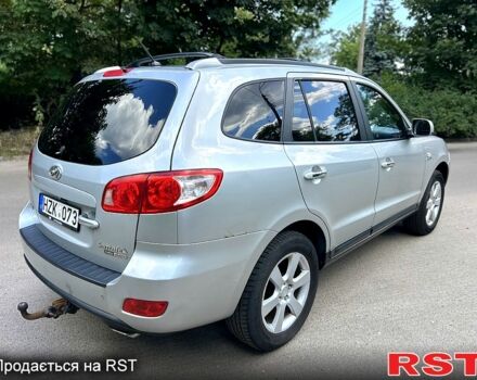 Серый Хендай Санта Фе, объемом двигателя 2.2 л и пробегом 300 тыс. км за 4600 $, фото 2 на Automoto.ua