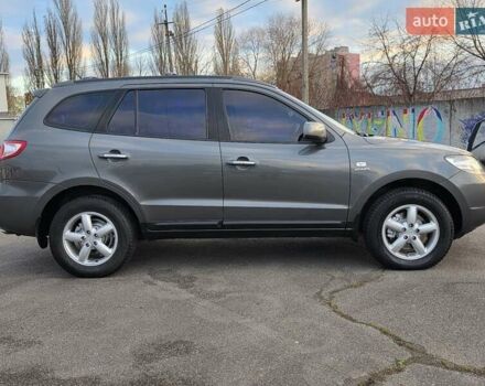 Серый Хендай Санта Фе, объемом двигателя 2.2 л и пробегом 319 тыс. км за 9777 $, фото 12 на Automoto.ua