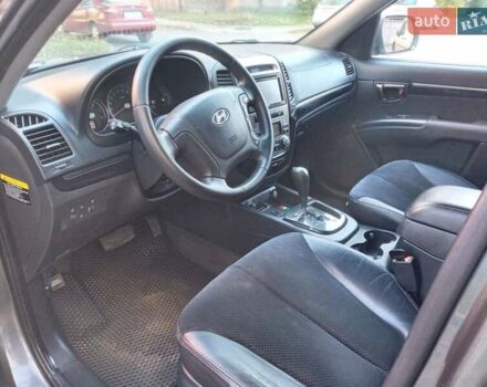 Сірий Хендай Санта Фе, об'ємом двигуна 2.2 л та пробігом 230 тис. км за 9450 $, фото 32 на Automoto.ua