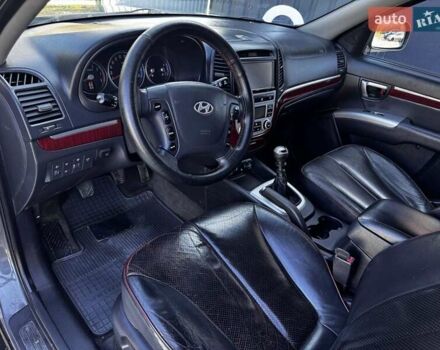 Сірий Хендай Санта Фе, об'ємом двигуна 2.7 л та пробігом 267 тис. км за 8900 $, фото 2 на Automoto.ua