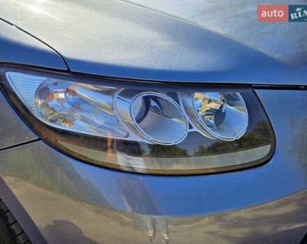 Серый Хендай Санта Фе, объемом двигателя 2.66 л и пробегом 172 тыс. км за 9500 $, фото 2 на Automoto.ua