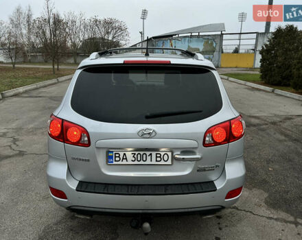 Серый Хендай Санта Фе, объемом двигателя 2.19 л и пробегом 228 тыс. км за 10500 $, фото 4 на Automoto.ua