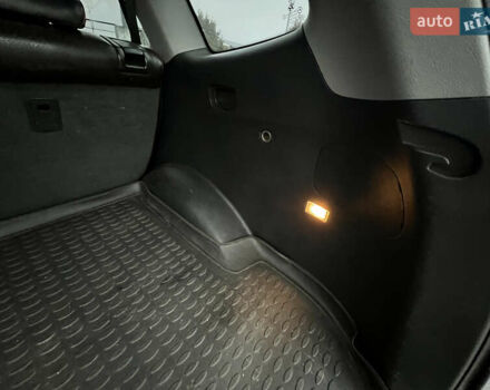 Серый Хендай Санта Фе, объемом двигателя 2.19 л и пробегом 228 тыс. км за 10500 $, фото 14 на Automoto.ua