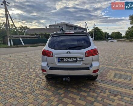 Серый Хендай Санта Фе, объемом двигателя 2.19 л и пробегом 267 тыс. км за 9600 $, фото 4 на Automoto.ua