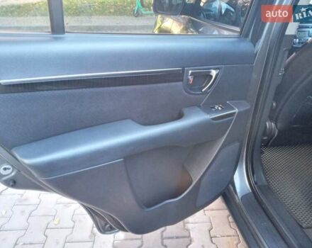 Сірий Хендай Санта Фе, об'ємом двигуна 2.2 л та пробігом 230 тис. км за 9450 $, фото 31 на Automoto.ua