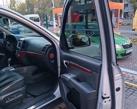 Серый Хендай Санта Фе, объемом двигателя 2.2 л и пробегом 202 тыс. км за 11000 $, фото 33 на Automoto.ua