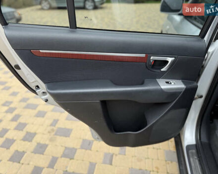 Сірий Хендай Санта Фе, об'ємом двигуна 2.2 л та пробігом 235 тис. км за 10700 $, фото 15 на Automoto.ua