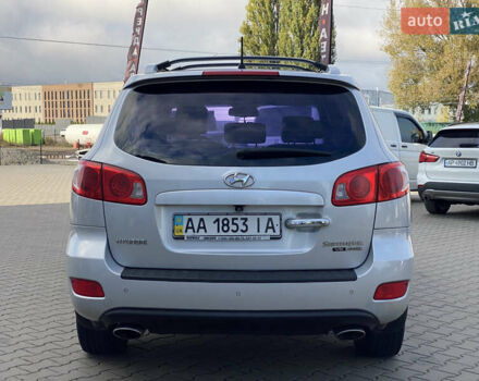 Серый Хендай Санта Фе, объемом двигателя 2.7 л и пробегом 329 тыс. км за 7999 $, фото 7 на Automoto.ua