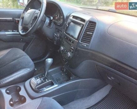 Сірий Хендай Санта Фе, об'ємом двигуна 2.2 л та пробігом 230 тис. км за 9450 $, фото 21 на Automoto.ua