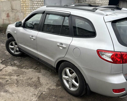 Серый Хендай Санта Фе, объемом двигателя 2.19 л и пробегом 170 тыс. км за 10500 $, фото 5 на Automoto.ua