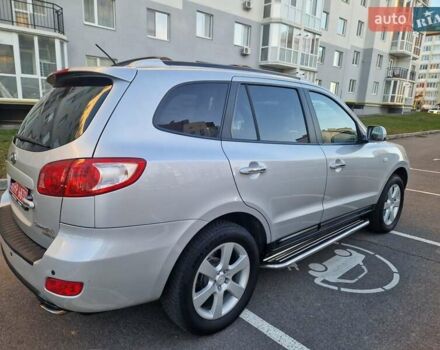 Серый Хендай Санта Фе, объемом двигателя 2.2 л и пробегом 180 тыс. км за 10400 $, фото 17 на Automoto.ua