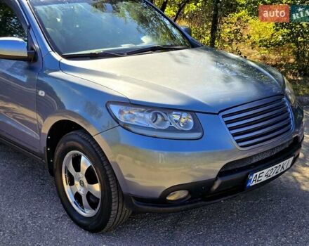 Серый Хендай Санта Фе, объемом двигателя 2.66 л и пробегом 172 тыс. км за 9500 $, фото 7 на Automoto.ua