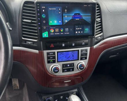 Серый Хендай Санта Фе, объемом двигателя 2.19 л и пробегом 170 тыс. км за 10500 $, фото 11 на Automoto.ua