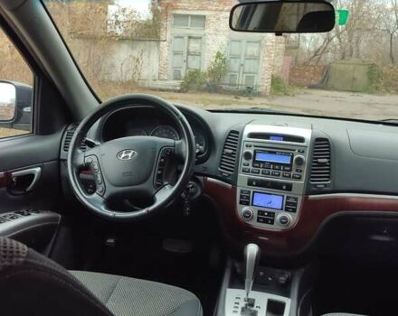 Серый Хендай Санта Фе, объемом двигателя 2.2 л и пробегом 198 тыс. км за 9700 $, фото 2 на Automoto.ua