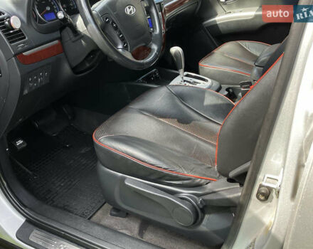 Серый Хендай Санта Фе, объемом двигателя 2.2 л и пробегом 262 тыс. км за 9800 $, фото 11 на Automoto.ua