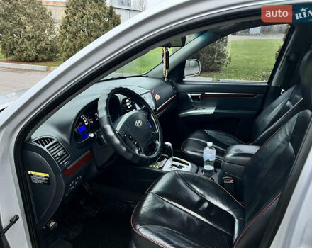 Серый Хендай Санта Фе, объемом двигателя 2.19 л и пробегом 228 тыс. км за 10500 $, фото 19 на Automoto.ua