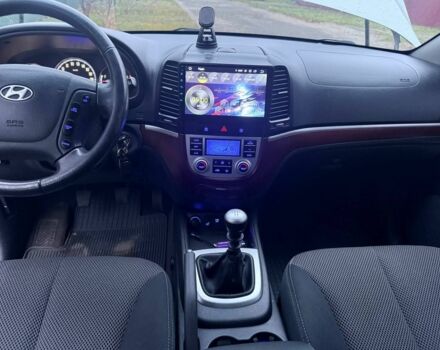 Серый Хендай Санта Фе, объемом двигателя 2.7 л и пробегом 140 тыс. км за 9200 $, фото 3 на Automoto.ua