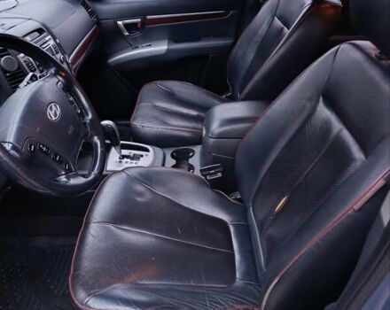 Серый Хендай Санта Фе, объемом двигателя 2.2 л и пробегом 215 тыс. км за 9000 $, фото 8 на Automoto.ua