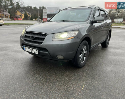 Серый Хендай Санта Фе, объемом двигателя 2.2 л и пробегом 308 тыс. км за 9600 $, фото 2 на Automoto.ua