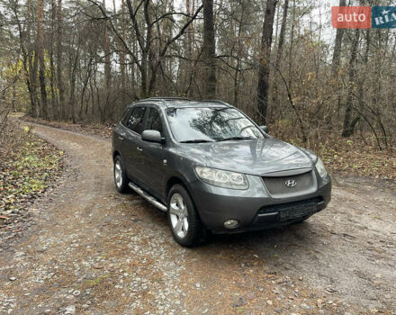 Серый Хендай Санта Фе, объемом двигателя 2.2 л и пробегом 200 тыс. км за 5700 $, фото 2 на Automoto.ua