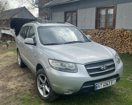 Серый Хендай Санта Фе, объемом двигателя 2.2 л и пробегом 300 тыс. км за 5700 $, фото 2 на Automoto.ua