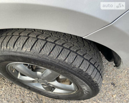 Серый Хендай Санта Фе, объемом двигателя 2.7 л и пробегом 212 тыс. км за 9200 $, фото 5 на Automoto.ua