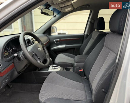 Сірий Хендай Санта Фе, об'ємом двигуна 2.2 л та пробігом 235 тис. км за 10700 $, фото 14 на Automoto.ua