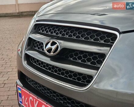 Сірий Хендай Санта Фе, об'ємом двигуна 2.2 л та пробігом 210 тис. км за 9950 $, фото 68 на Automoto.ua