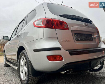 Серый Хендай Санта Фе, объемом двигателя 2.2 л и пробегом 177 тыс. км за 10999 $, фото 5 на Automoto.ua