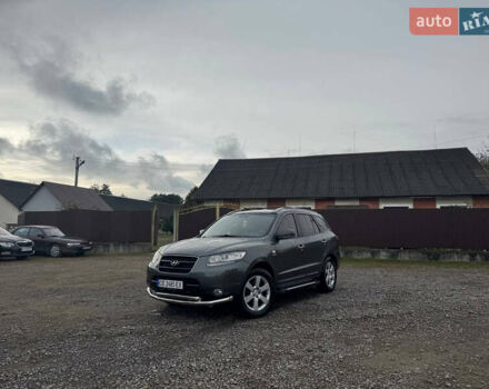Серый Хендай Санта Фе, объемом двигателя 2.19 л и пробегом 265 тыс. км за 9900 $, фото 11 на Automoto.ua