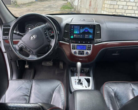 Серый Хендай Санта Фе, объемом двигателя 2.19 л и пробегом 170 тыс. км за 10500 $, фото 13 на Automoto.ua