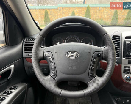 Сірий Хендай Санта Фе, об'ємом двигуна 2.2 л та пробігом 235 тис. км за 10700 $, фото 24 на Automoto.ua