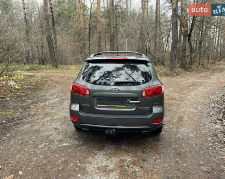 Серый Хендай Санта Фе, объемом двигателя 2.2 л и пробегом 200 тыс. км за 5700 $, фото 4 на Automoto.ua
